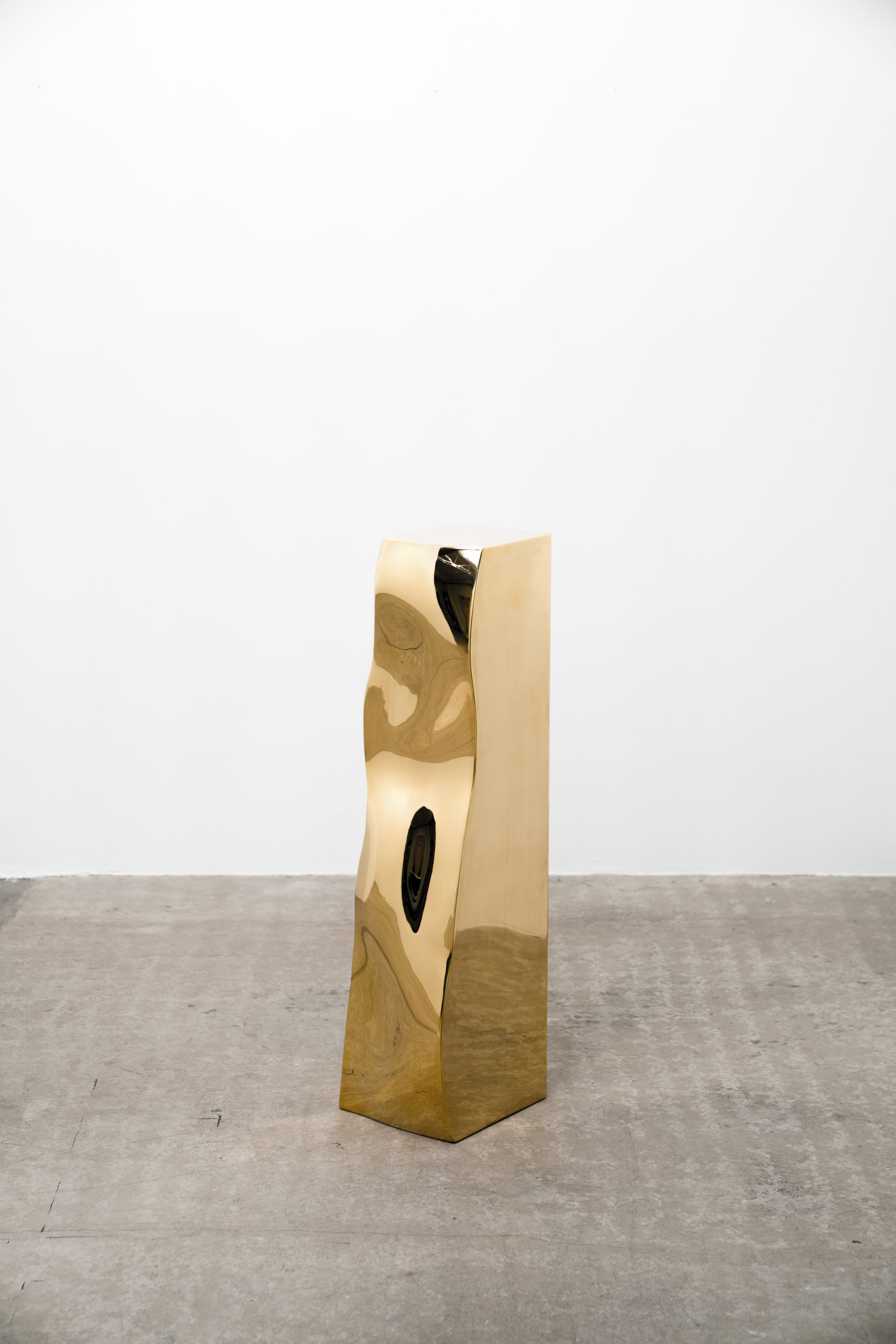 AT_ONDULATION_GALERIE_Monolithe-01